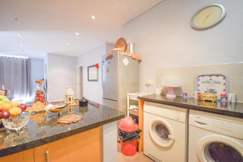 2 Bedroom Property for Sale in Sea Point Western Cape